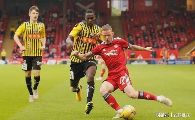 包含赛地聚焦——足总杯加时末段热度飙升，费耶诺德远射贴柱，信心回归，资深球员宣示担当的词条