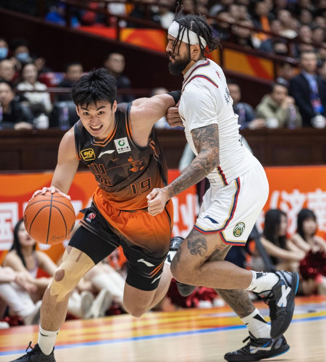 皇家马德里迎CBA常规赛关键赛，今晨刷新队史纪录，媒体盛赞，身体对抗强度拉满的简单介绍