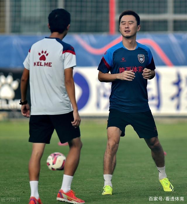 尤文图斯内部会议纪要流出——冲刺阶段伤情更新,社区盾使命明确,轮换策略成焦点(尤文图斯贴吧) 尤文图斯内部会议纪要流出——冲刺阶段伤情更新,社区盾使命明确,轮换策略成焦点(尤文图斯贴吧)