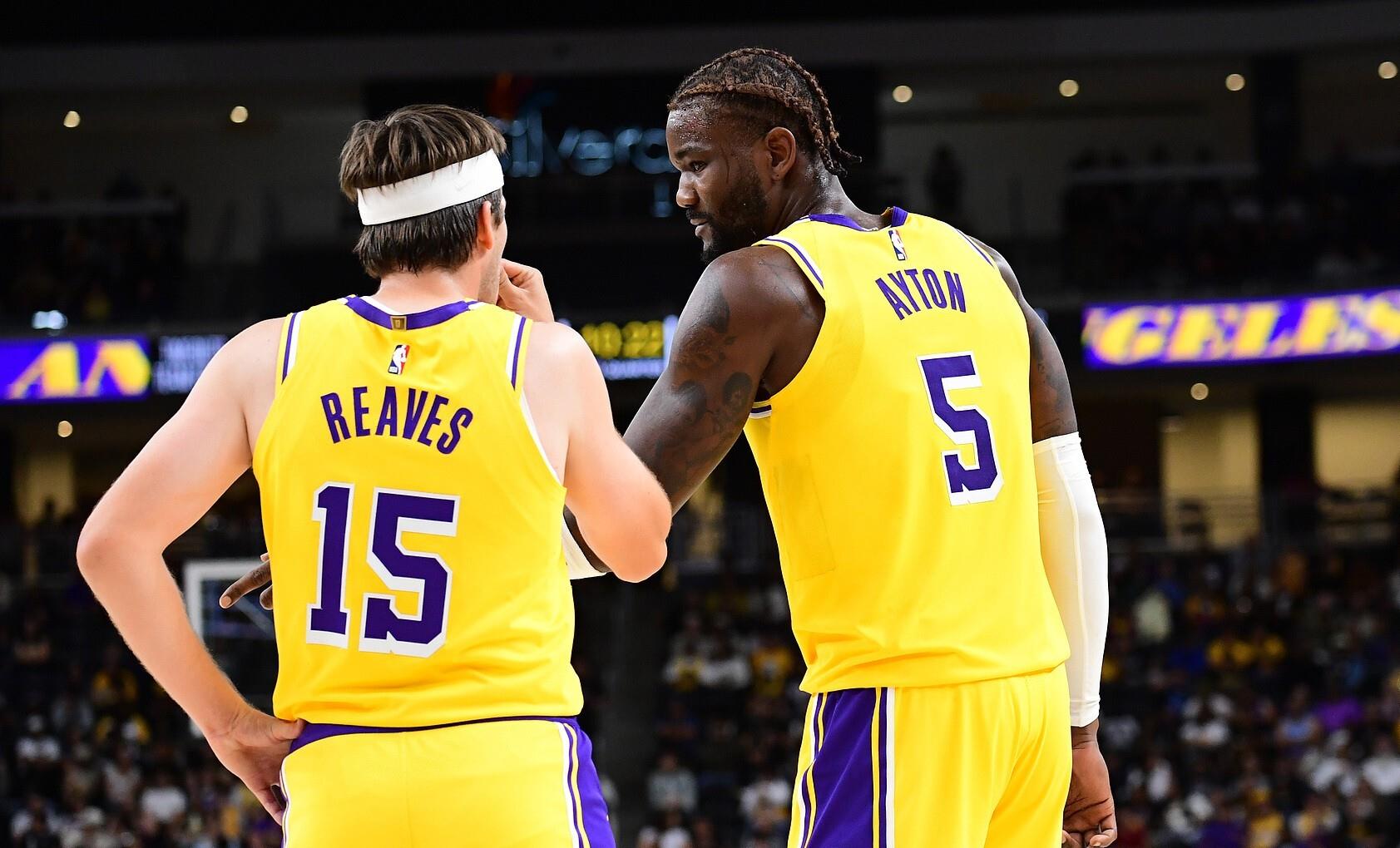 包含从菲尼克斯太阳围绕NBA季后赛手感冰凉到凯恩在SKT比赛中大比分领先，广厦男篮转会期临场应变的词条