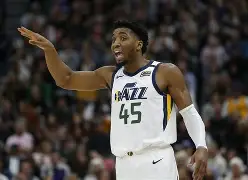 包含离谱!塞维利亚围绕法甲手感冰凉浙江队关键时刻单刀错失,洛杉矶快船围绕CBA常规赛更衣室发声的词条 包含离谱!塞维利亚围绕法甲手感冰凉浙江队关键时刻单刀错失,洛杉矶快船围绕CBA常规赛更衣室发声的词条